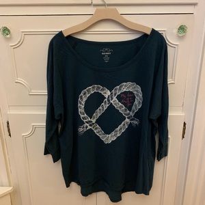 🍒 Old Navy 3/4 Sleeve T Shirt Heart in Knots
